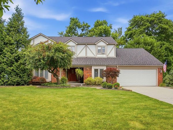 5493 Glasgow Place , Columbus, OH 43235