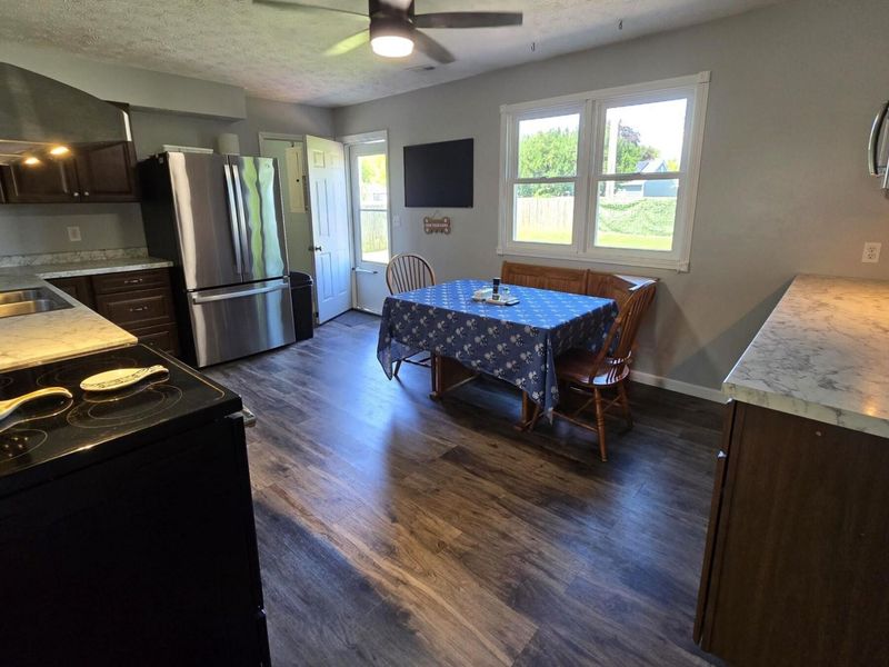 145 Danbury Road, West Jefferson, OH 43162 Photo 7