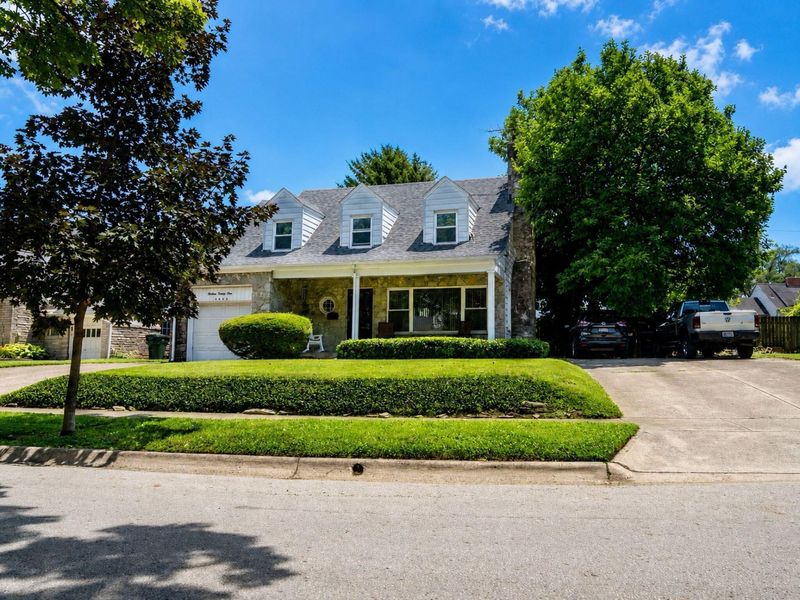 1993 Greenway Avenue N, Columbus, OH 43219 Photo 3