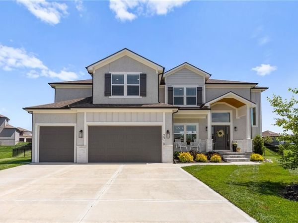 2310 SW Serena Place, Lee's Summit, MO 64082