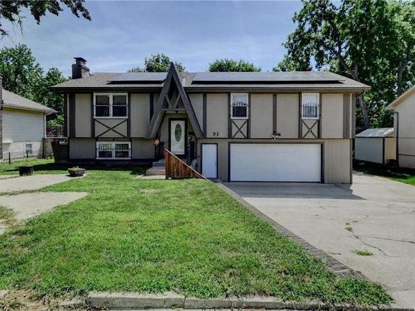 7917 N Troost Avenue, Kansas City, MO 64118