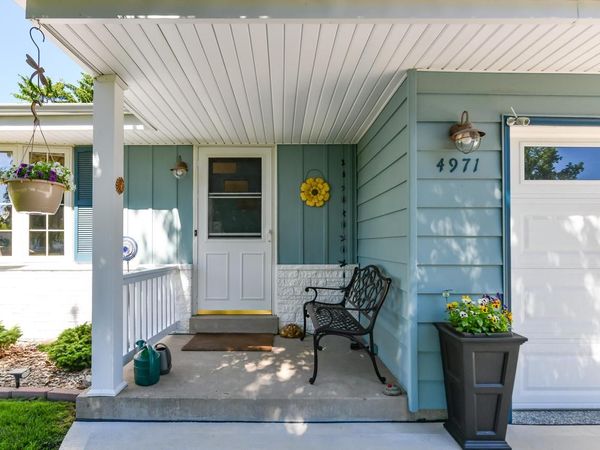 4971 S Jonathan LANE, New Berlin, WI 53151
