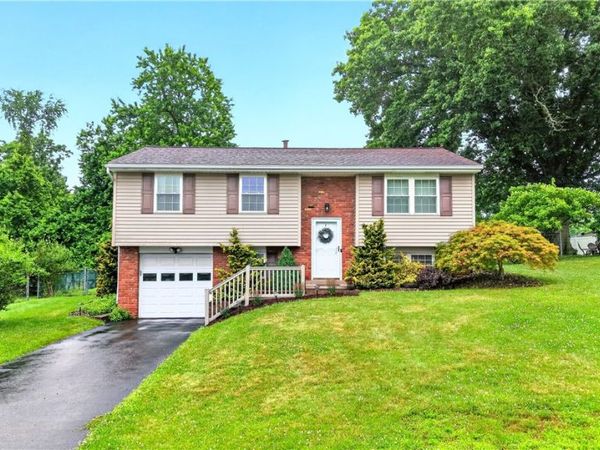 221 Navaho, Greensburg, PA 15601