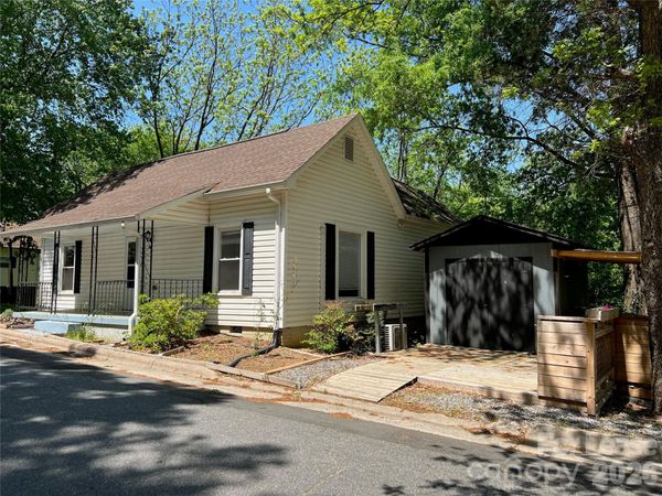 346 Nesbit Avenue , Mooresville, NC 28115