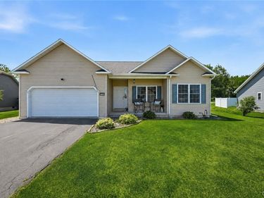7842 Marina Drive, Bridgeport, NY 13030