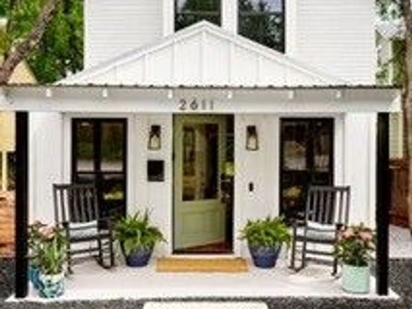 10668 Main St , Clarence, NY 14031