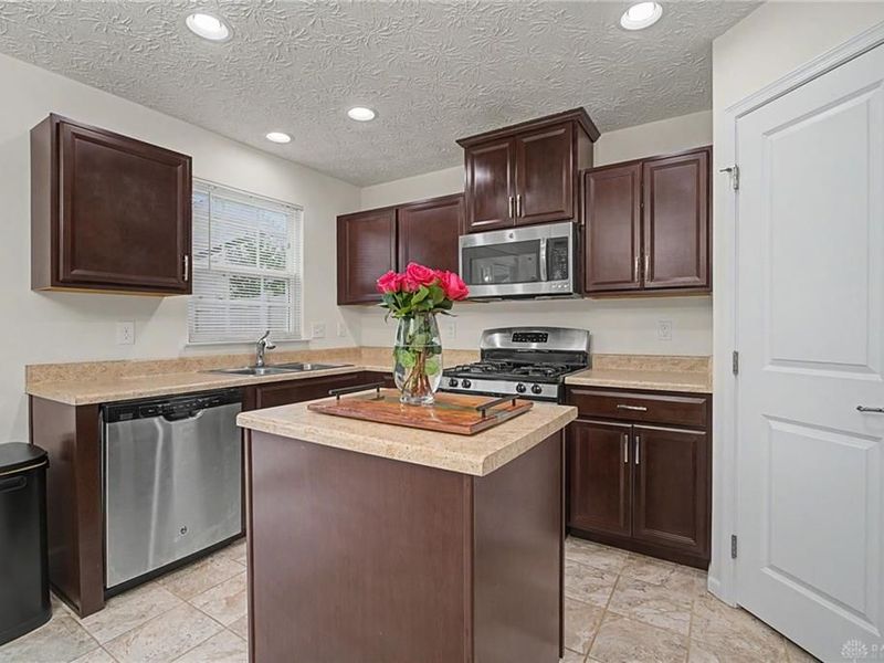 1408 Golden Eagle Drive, Troy, OH 45373 Photo 18