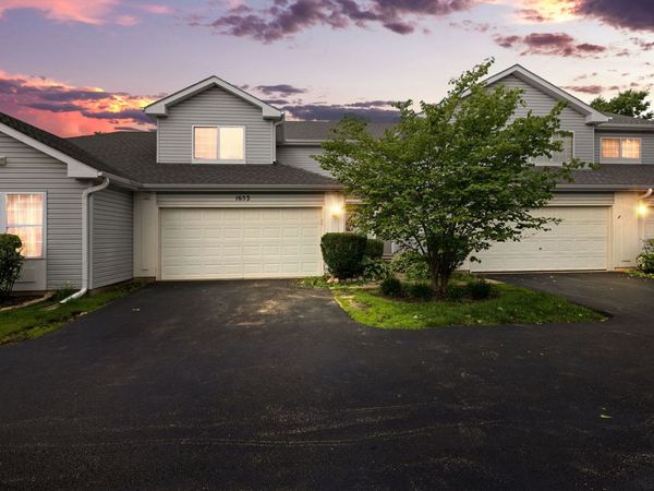 1653 Waterford Road , North Aurora, IL 60542