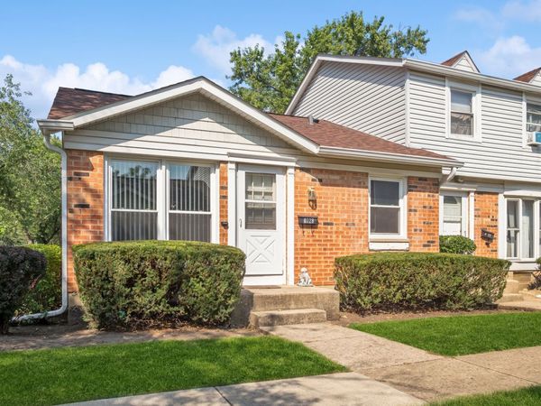 4028 Oxford Court , Streamwood, IL 60107