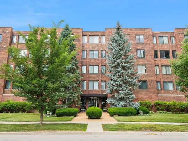 110 S Dunton Avenue , Unit 2A, Arlington Heights, IL 60005