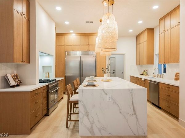 925 Granger Farm Way , Las Vegas, NV 89145