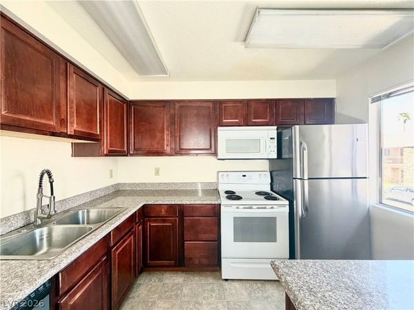 5281 River Glen Drive , Unit 222, Las Vegas, NV 89103
