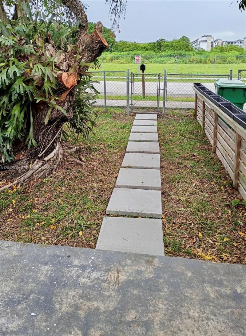 26741 SW 139th Ave , Unit B, Homestead, FL 33032 Photo
