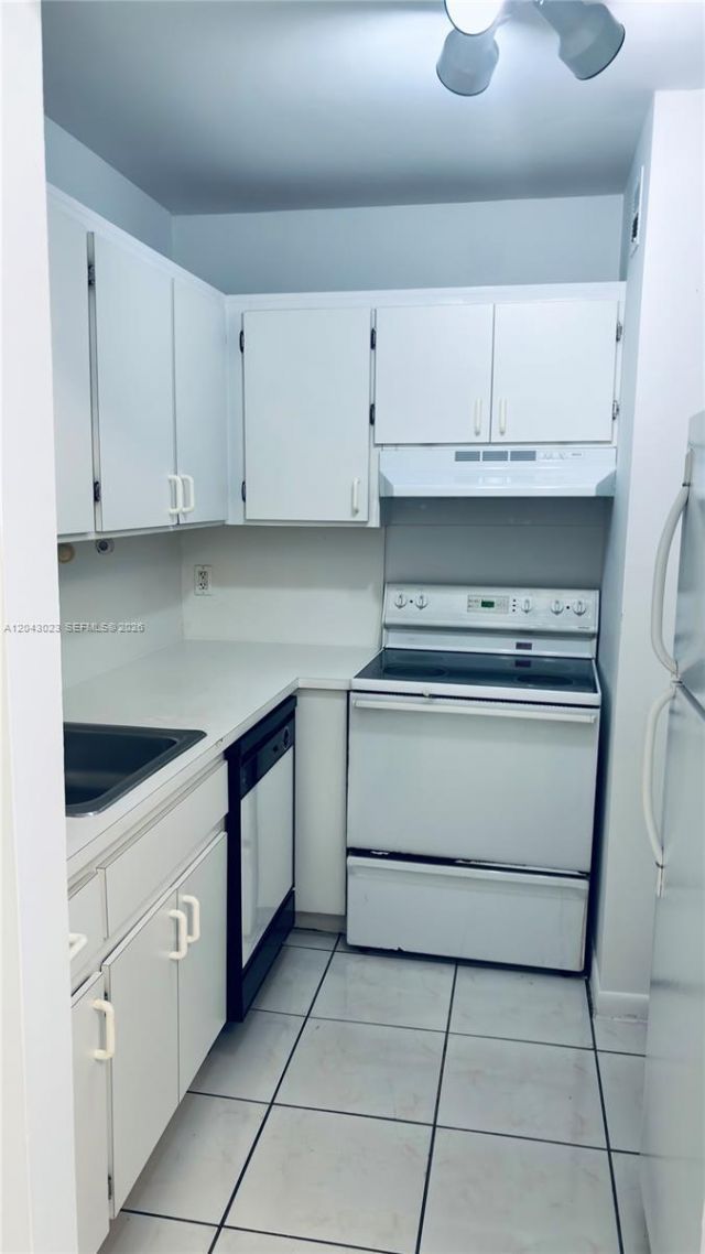 13710 SW 90th Ave, Unit 4, Miami, FL 33176 Photo