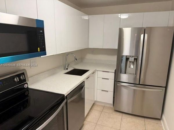 8405 NW 8th St , Unit 303, Miami, FL 33126