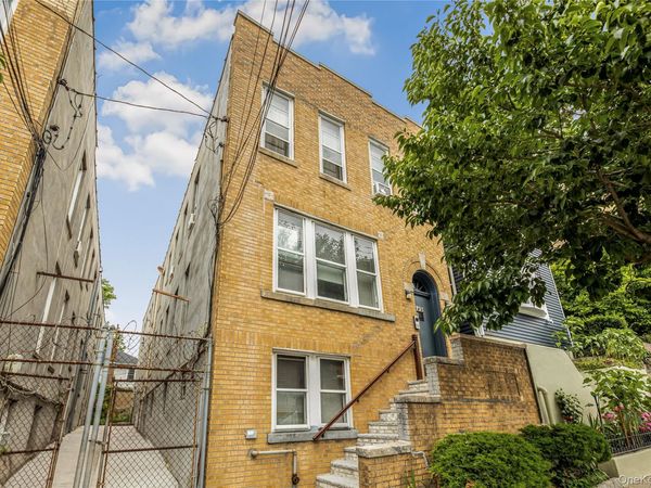 721 E 242nd Street , Bronx, NY 10470