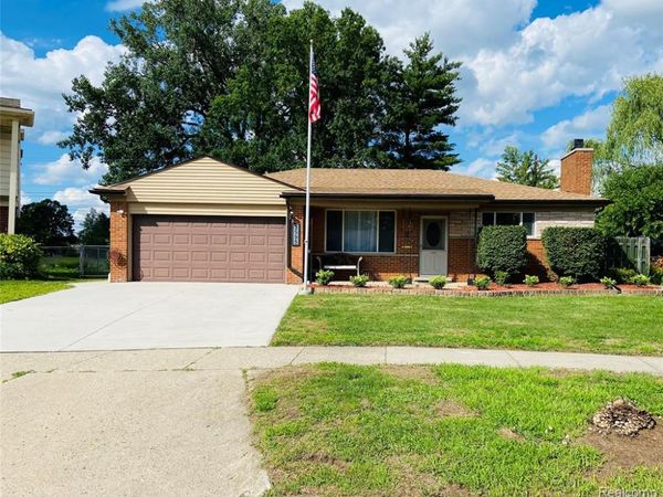 2595 Edwin Drive, Warren, MI 48092