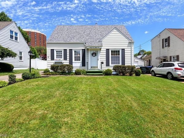 2585 25th Street, Cuyahoga Falls, OH 44223