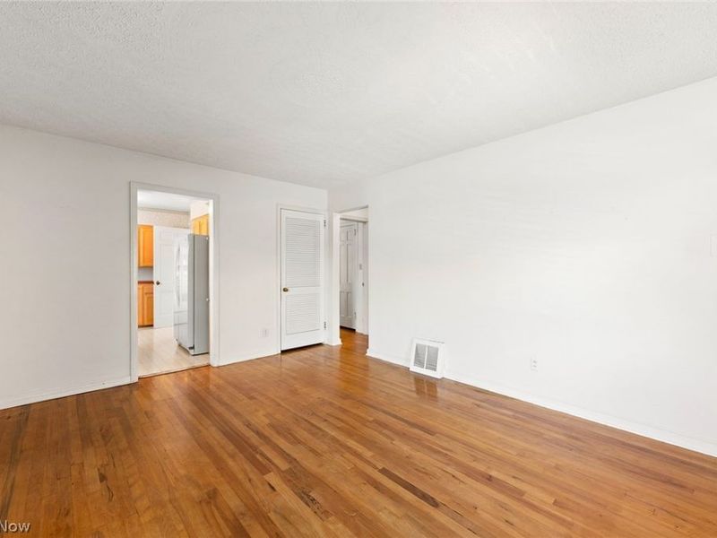 2585 25th Street, Cuyahoga Falls, OH 44223 Photo 6
