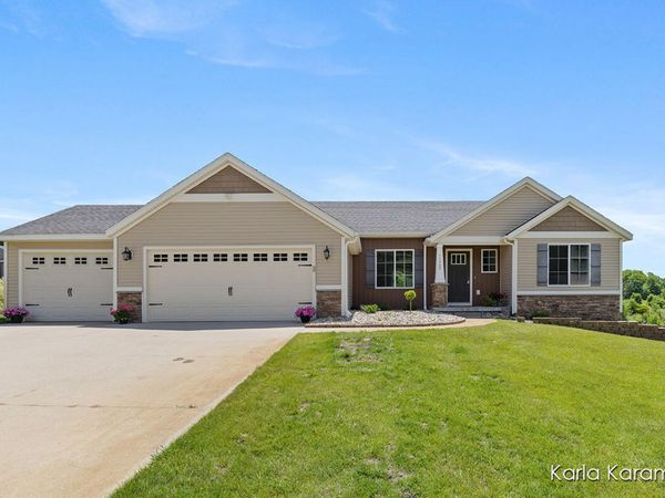 11782 Ridge Water Drive NE, Sparta, MI 49345