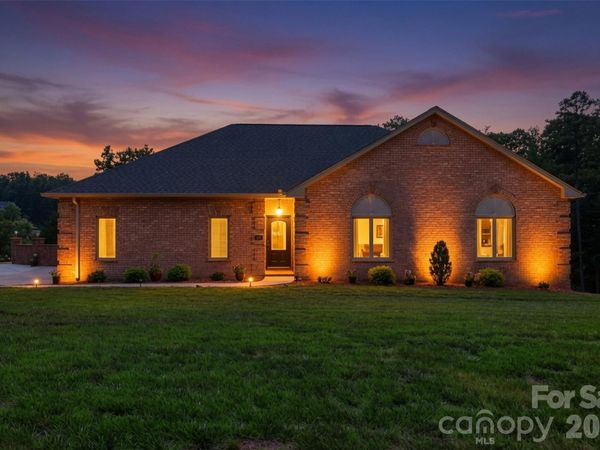 495 Windsor Drive, Taylorsville, NC 28681
