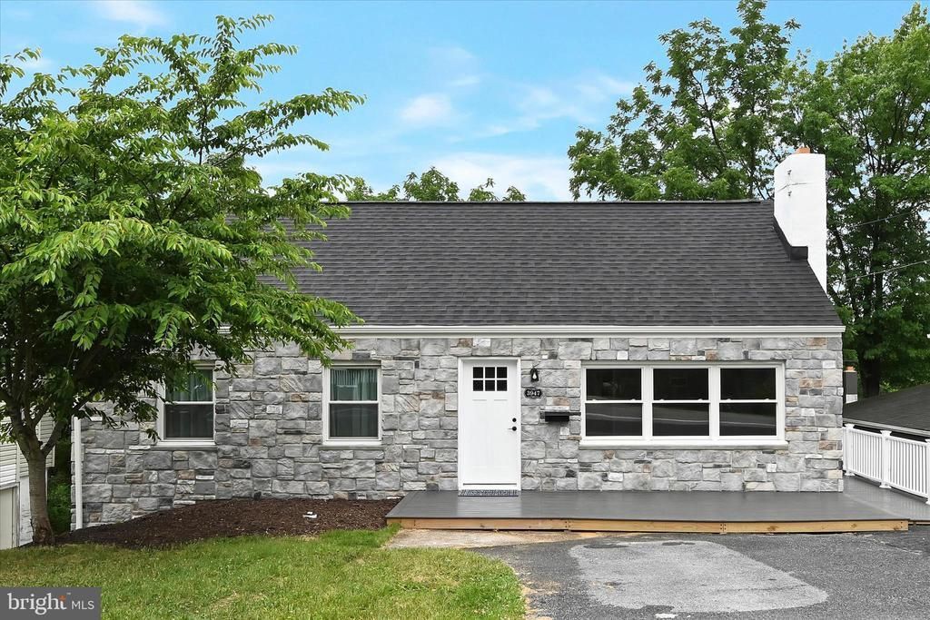 3947 ELMERTON AVENUE, HARRISBURG, PA 17109