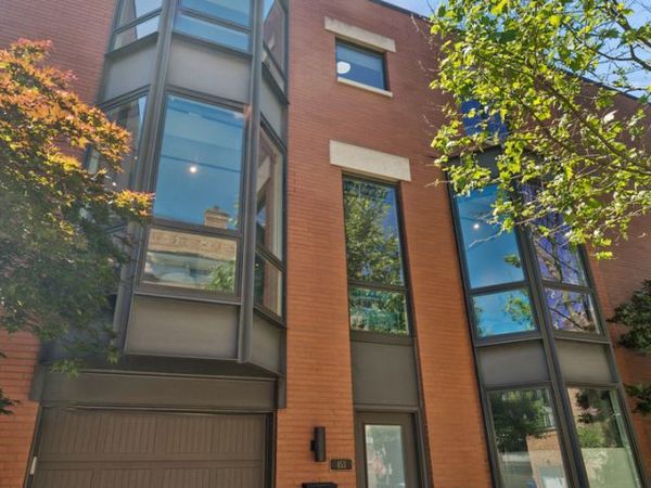 453 W Blackhawk Street , Chicago, IL 60610