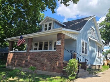 1218 S 3RD Street, Pekin, IL 61554