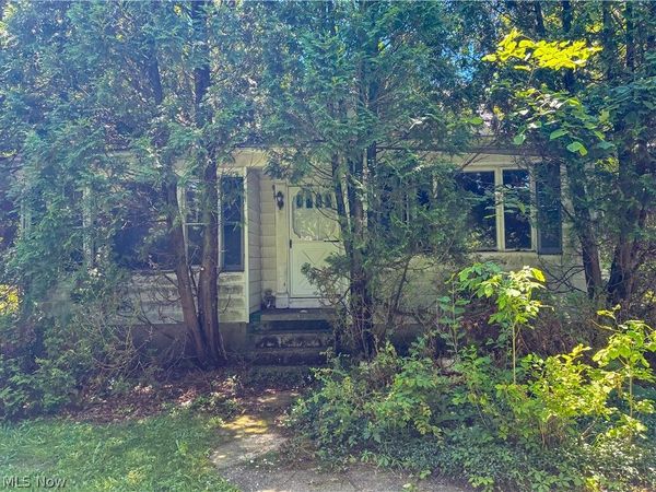 886 Webb Road , Mineral Ridge, OH 44440
