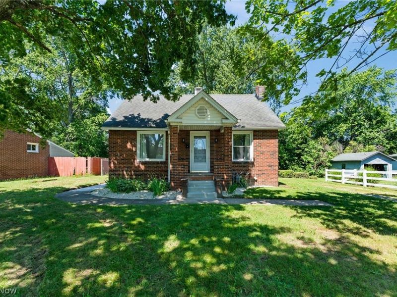 33 Parkway Boulevard, Alliance, OH 44601 Photo 1