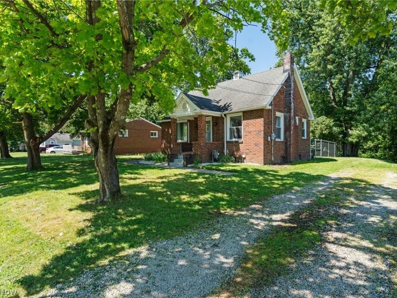 33 Parkway Boulevard, Alliance, OH 44601 Photo 2