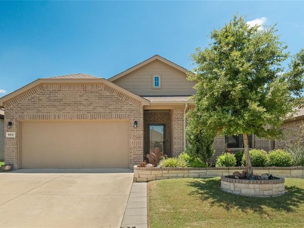 824 Greenford Manor, Fort Worth, TX 76247