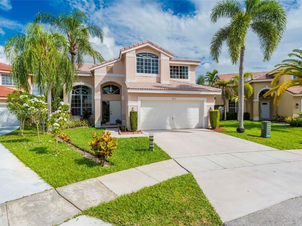18172 SW 3rd St, Pembroke Pines, FL 33029