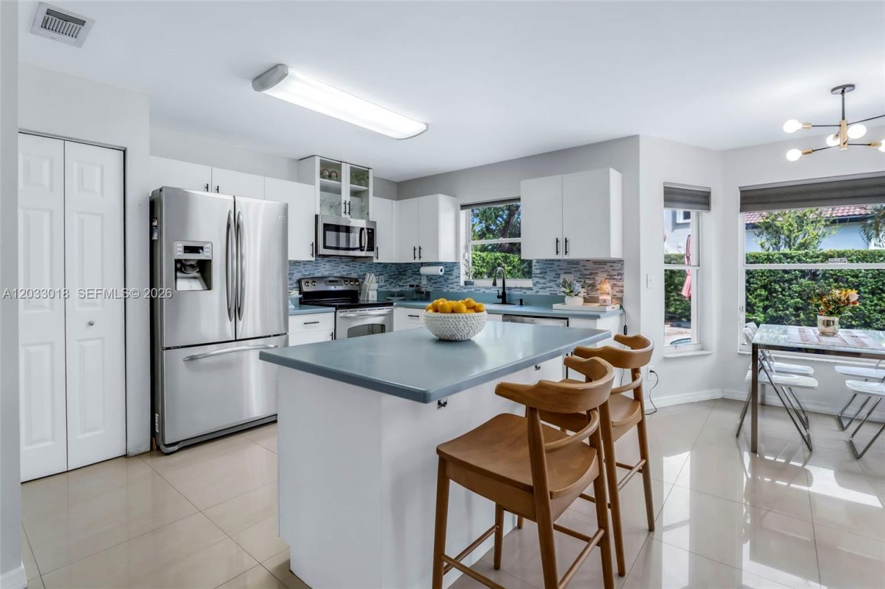 18172 SW 3rd St, Pembroke Pines, FL 33029 Photo
