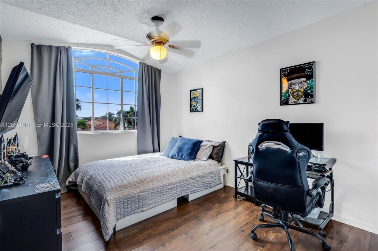 18172 SW 3rd St, Pembroke Pines, FL 33029 Photo