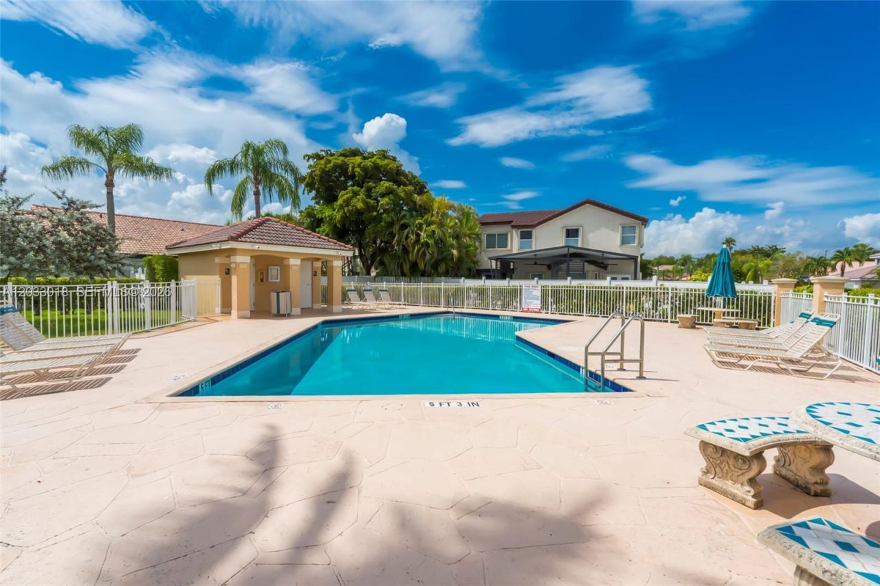 18172 SW 3rd St, Pembroke Pines, FL 33029 Photo