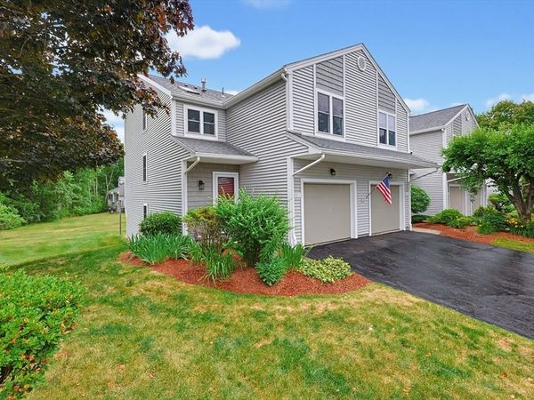201 Treasure Island Rd, Unit 201, Webster, MA 01570