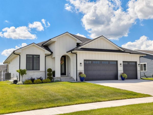 1300 Deer Ridge Drive NW, Bondurant, IA 50035