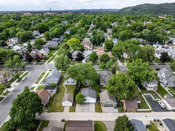 2110 Market STREET, La Crosse, WI 54601