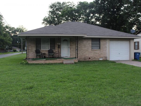 301 Mills Street , North Little Rock, AR 72117