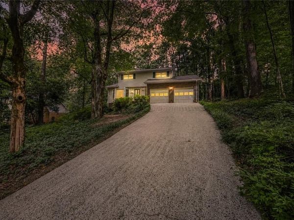 4649 Montauk Road SW, Lilburn, GA 30047