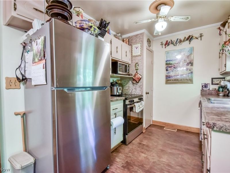 464 Hickory Lane, Painesville, OH 44077 Photo 8