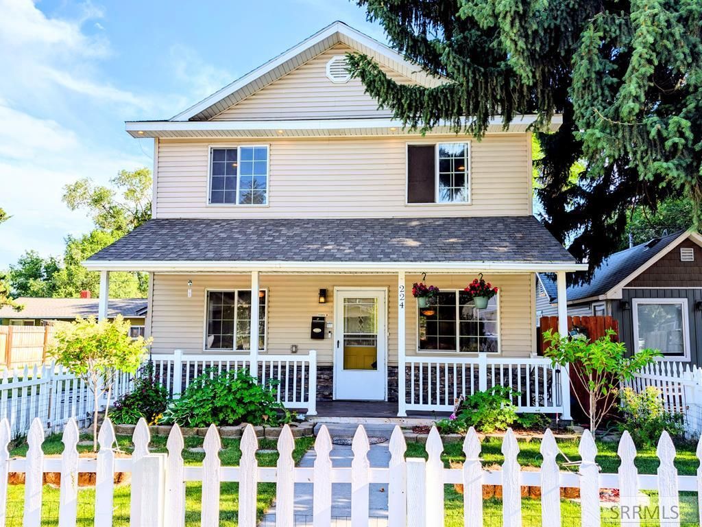 224 E 14th Street, Idaho Falls, ID 83401 Main Photo