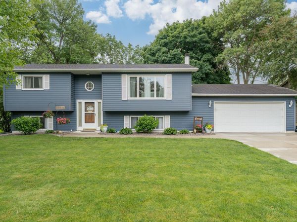 129 Mary Circle, North Mankato, MN 56003