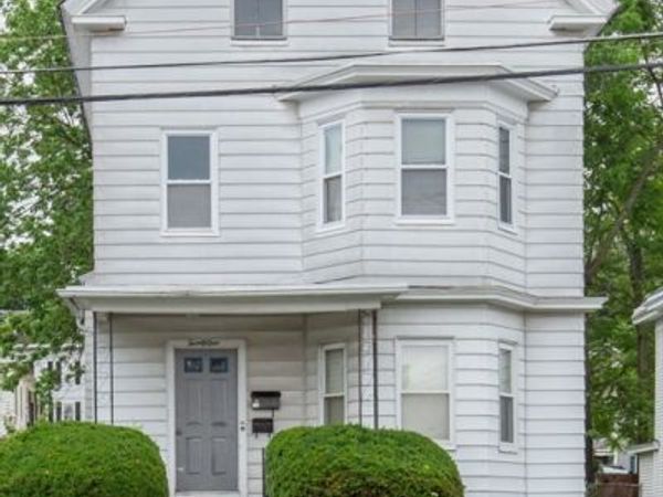 21 Myrtle St, Lowell, MA 01850