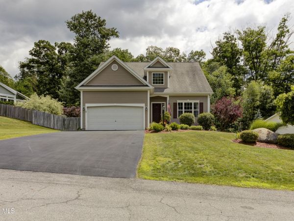 41 Glenview Drive, Schenectady, NY 12302