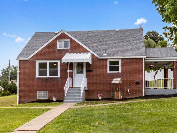 1376 Peterson Dr, Clairton, PA 15025