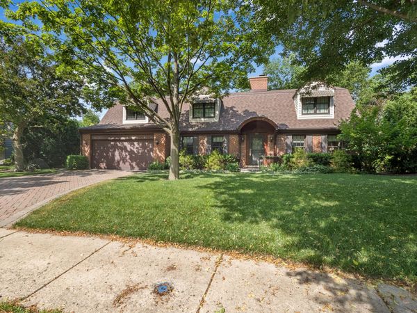 912 Burnham Court , Glenview, IL 60025