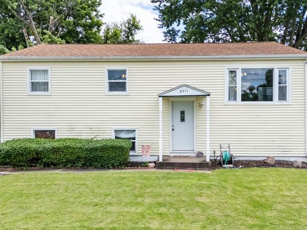 2311 W 46th Street , Davenport, IA 52806