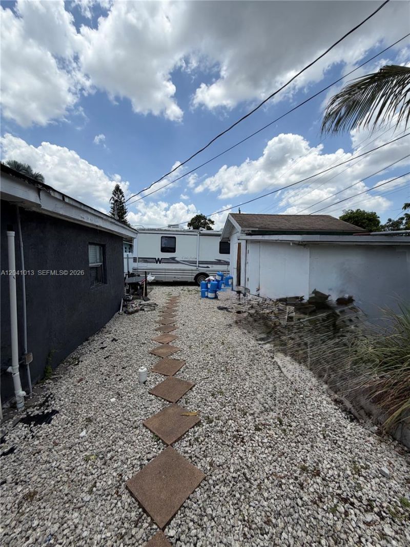 2300 SW 43rd Ave , Fort Lauderdale, FL 33317 Photo